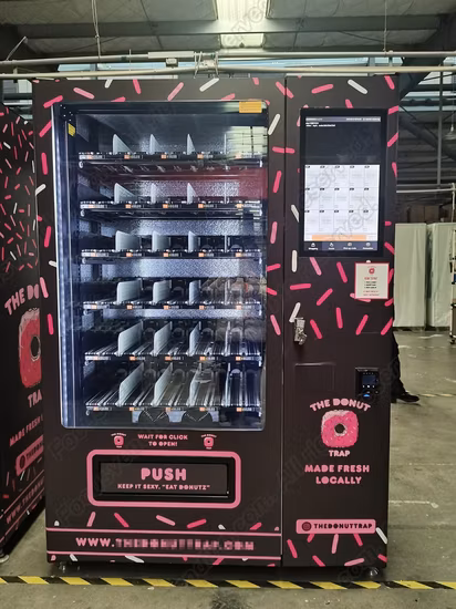 Distributore automatico combinato di cibo e bevande completamente automatico che vende vino e frutta fresca con ascensore, supporta Google Pay/banconote e monete